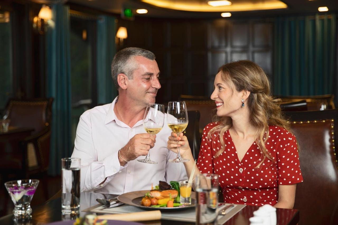 La Regina Legend Cruise Hotel Ха Лонг Екстериор снимка
