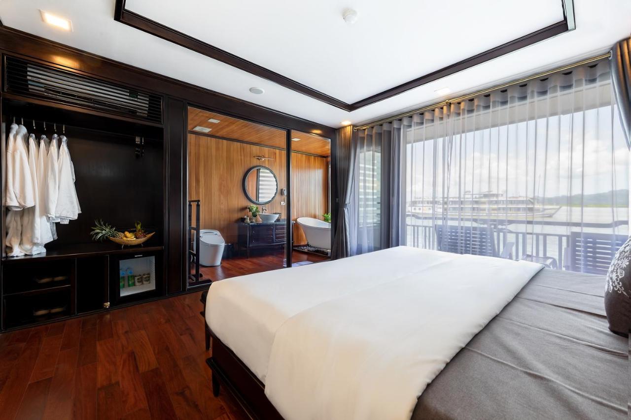 La Regina Legend Cruise Hotel Ха Лонг Екстериор снимка